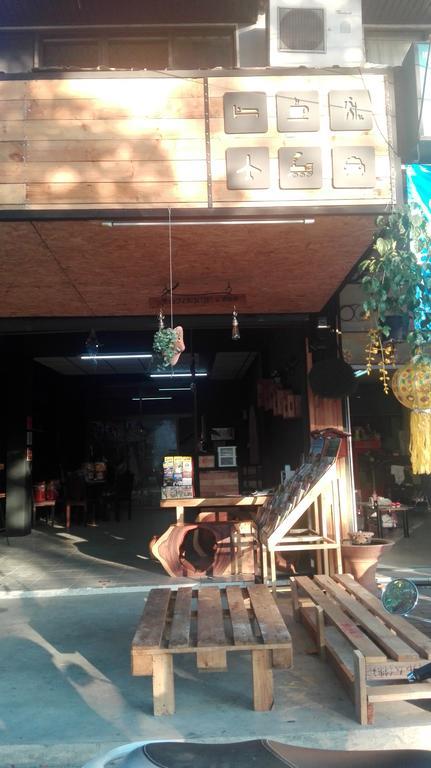 Cham Cha Hostel Чиангмай Экстерьер фото