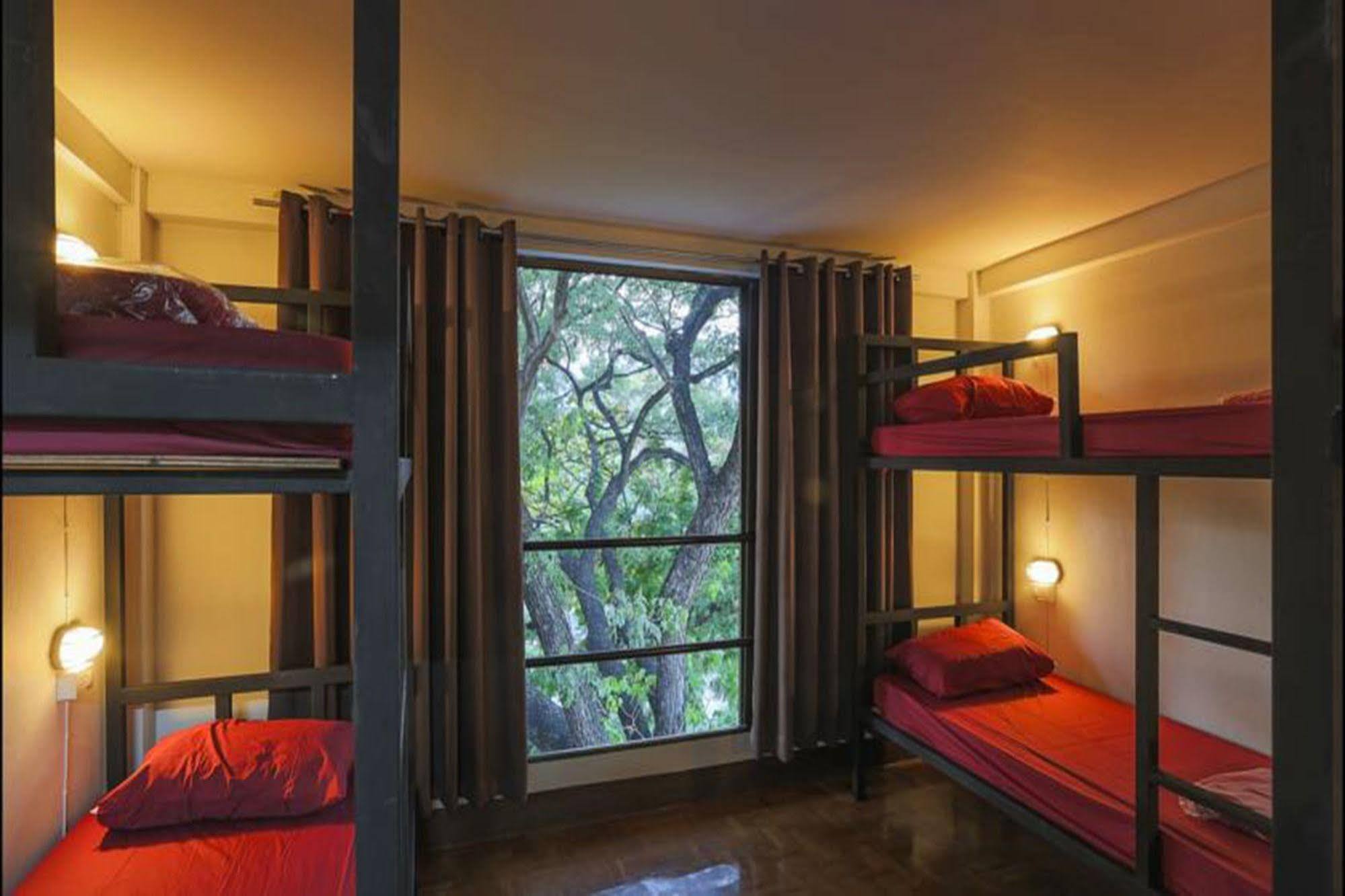 Cham Cha Hostel Чиангмай Экстерьер фото