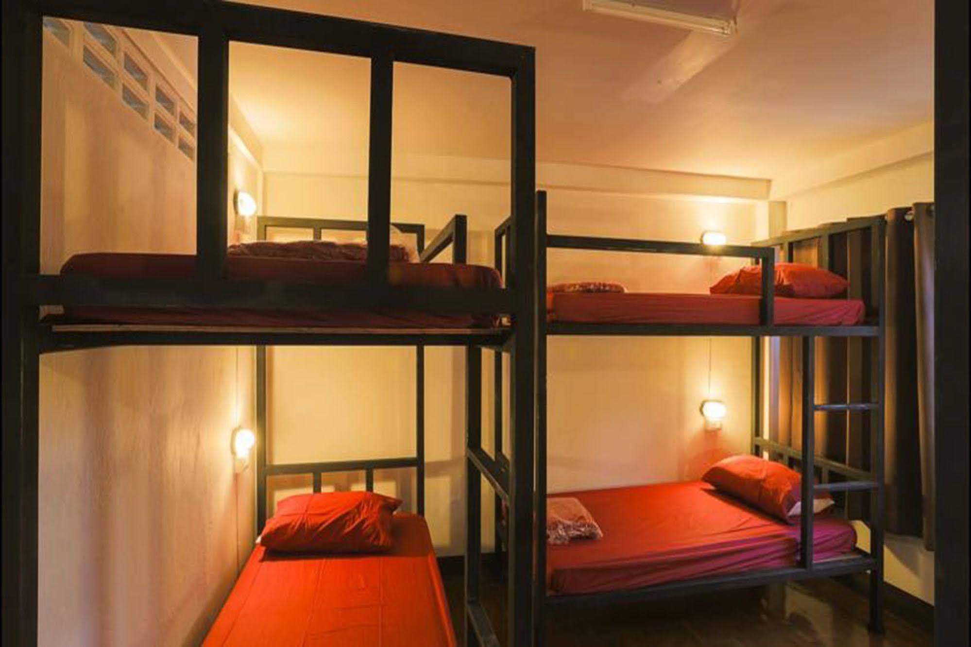 Cham Cha Hostel Чиангмай Экстерьер фото